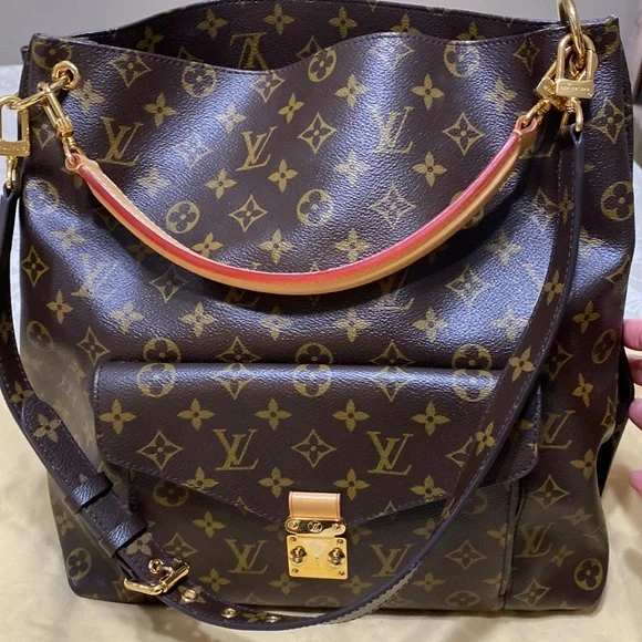 Like New Louis Vuitton Métis Hobo Reverse Monogram Canvas authentic - Picture 5 of 16